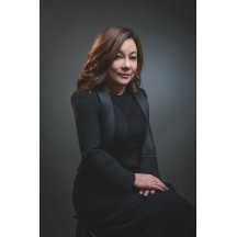 黃翡晶 女士 - 理事